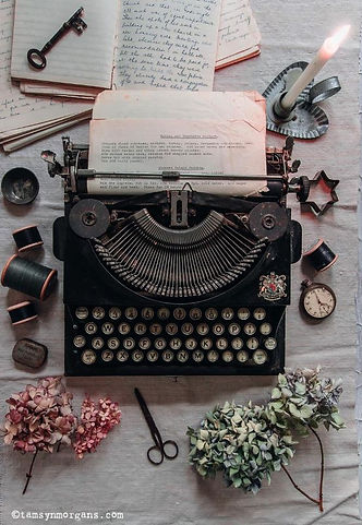 Vintage-Typewriter.jpg