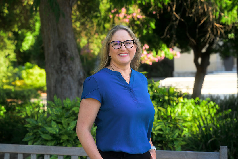 Headshot Nature Wide.jpeg