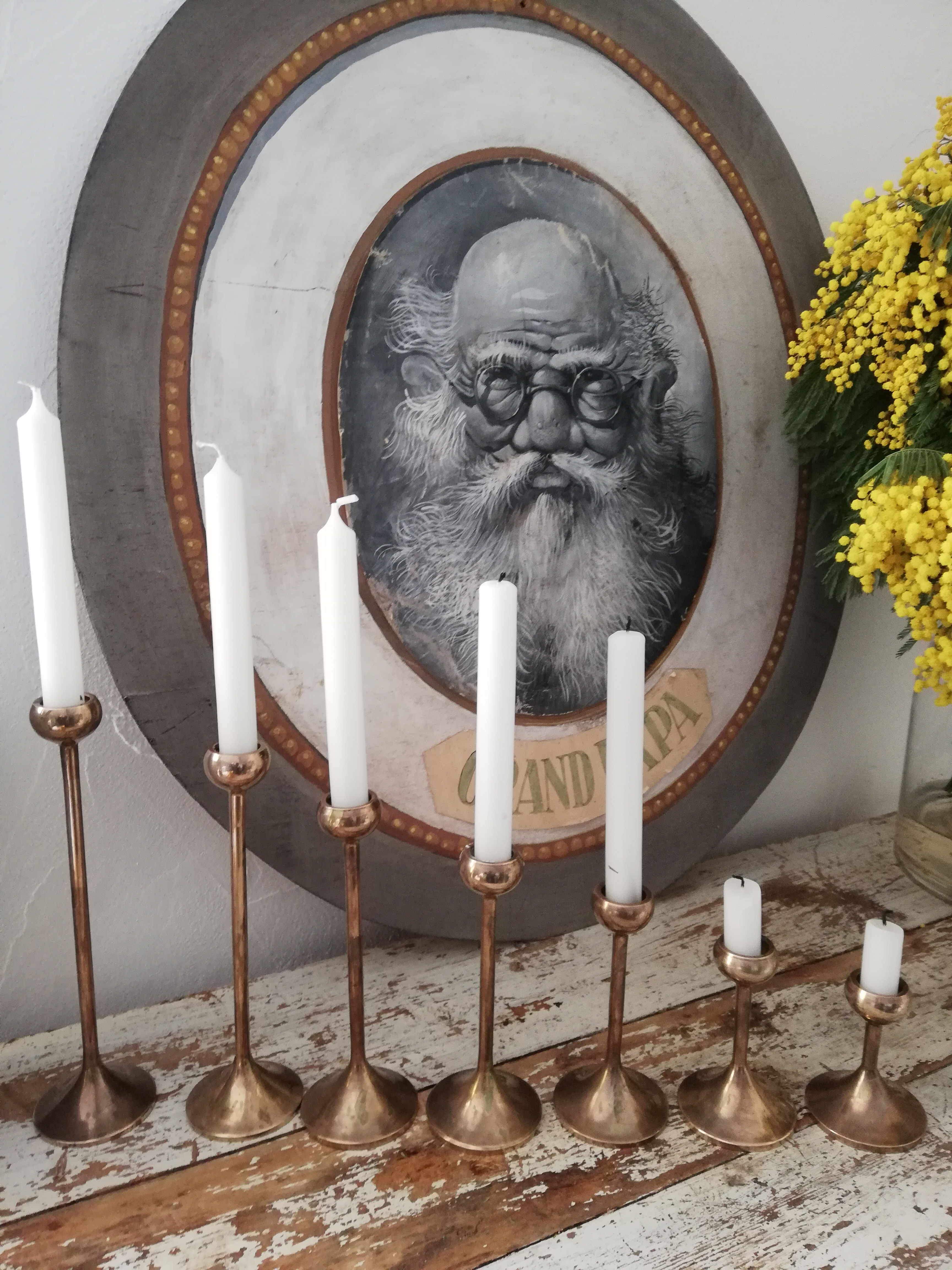 7 bougeoirs(pas 9) vintage en laiton