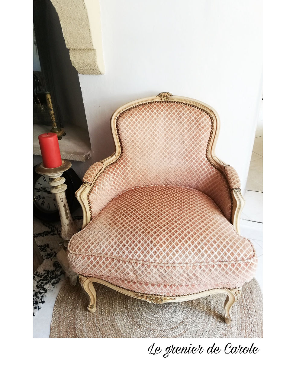 fauteuil louis XV rose poudré