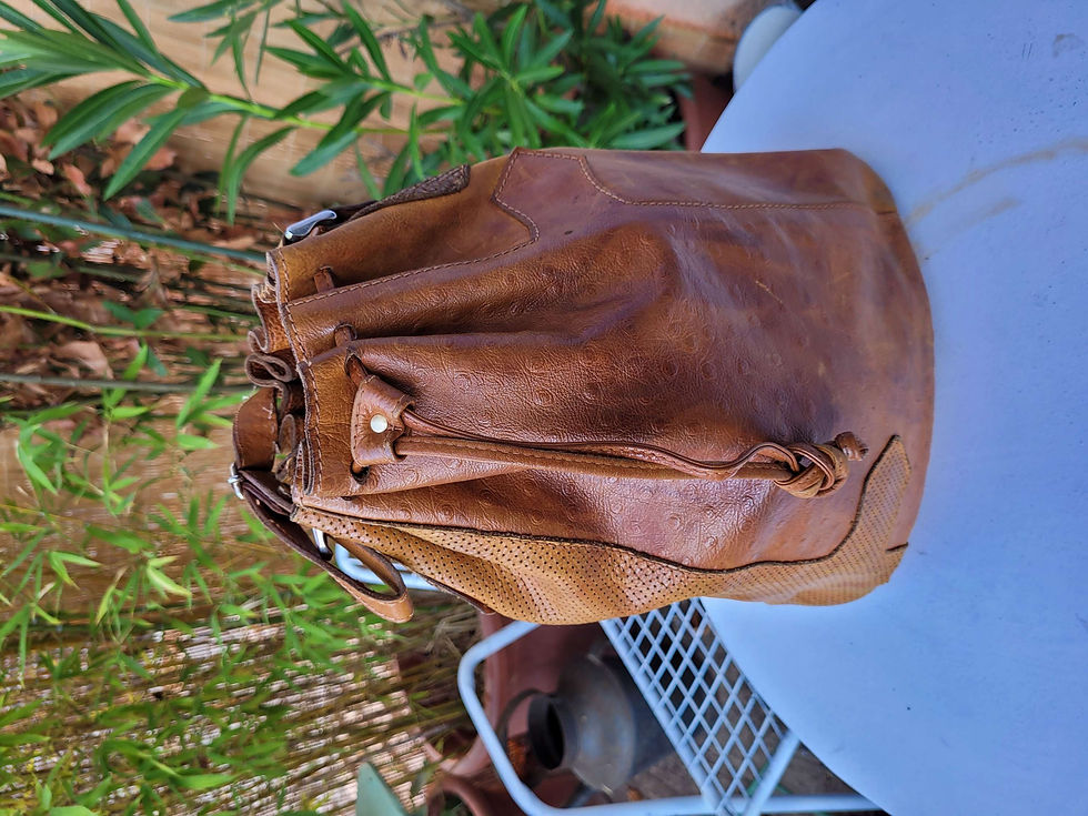 sac seau vintage en cuir fauve