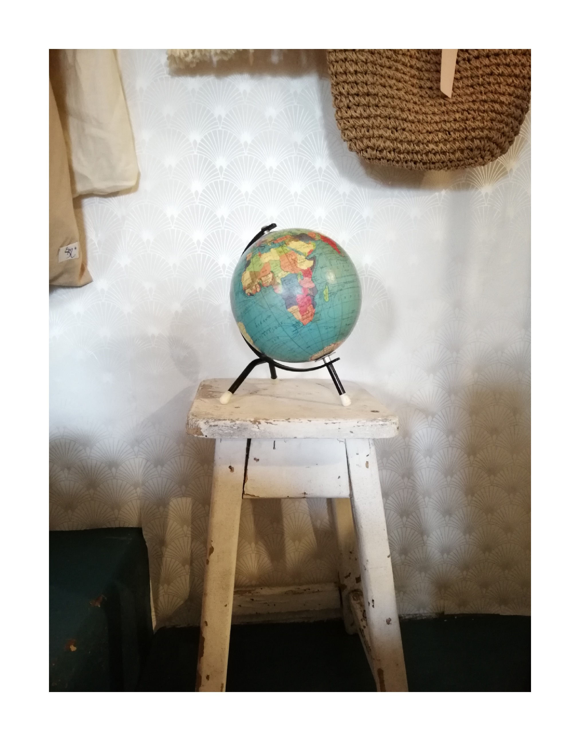 Globe terrestre mappemonde tripode