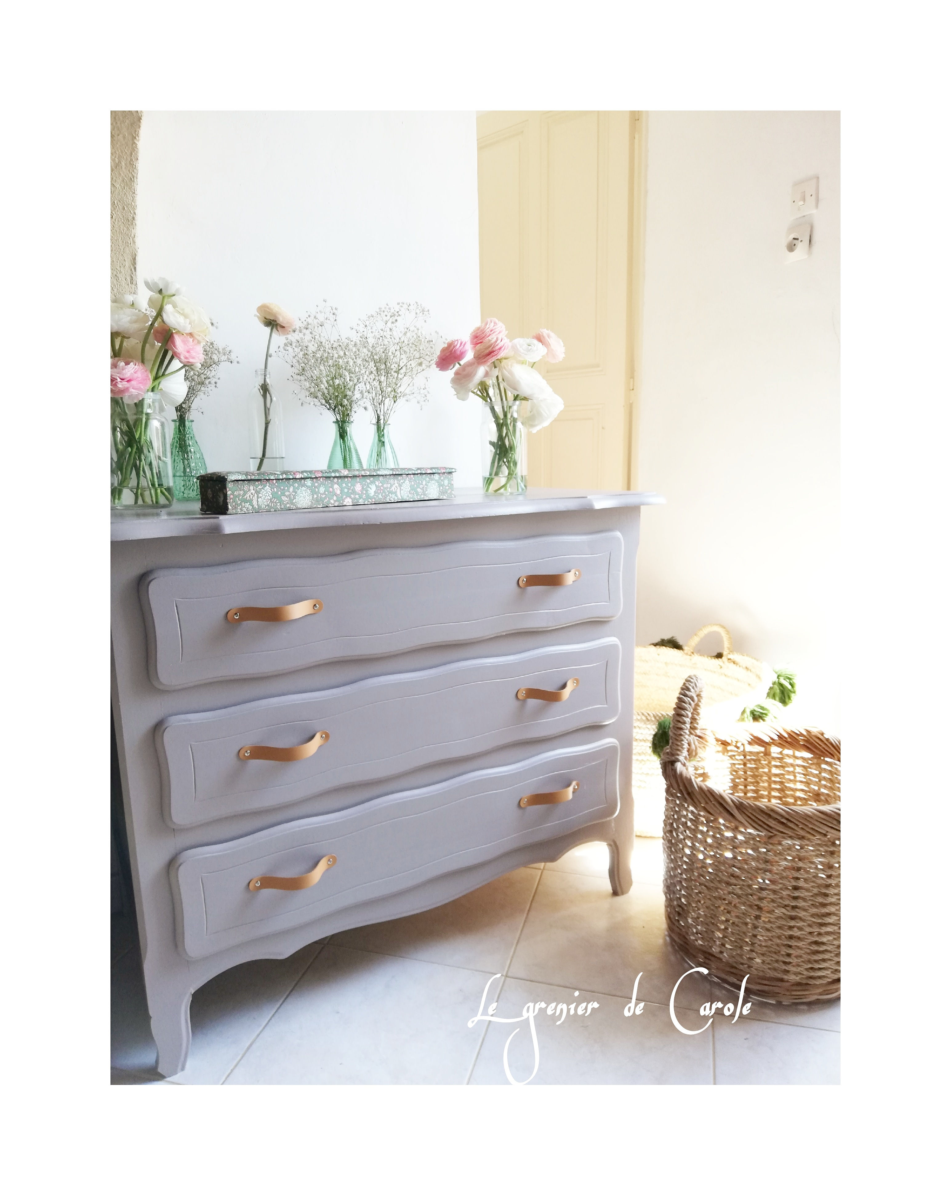 Commode vintage+ 3 chaises * livraison comprise 41100