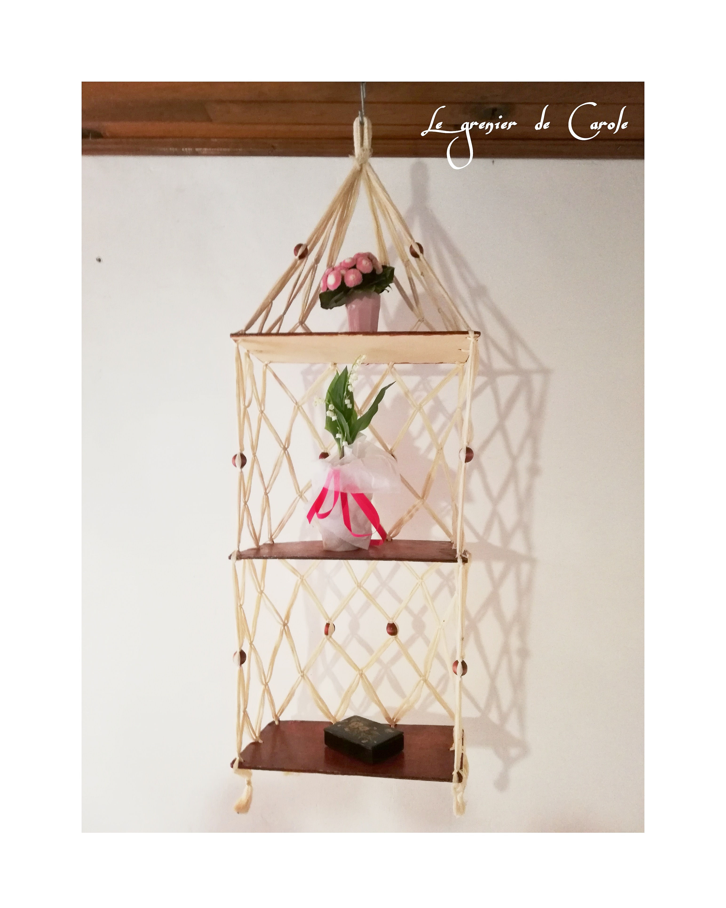 étagère à suspendre bois et macramé