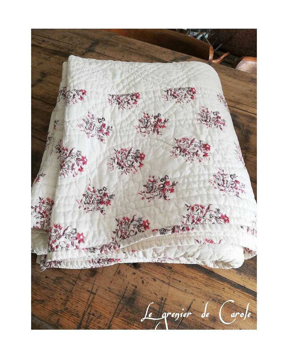 boutis blanc et rose vintage plaid