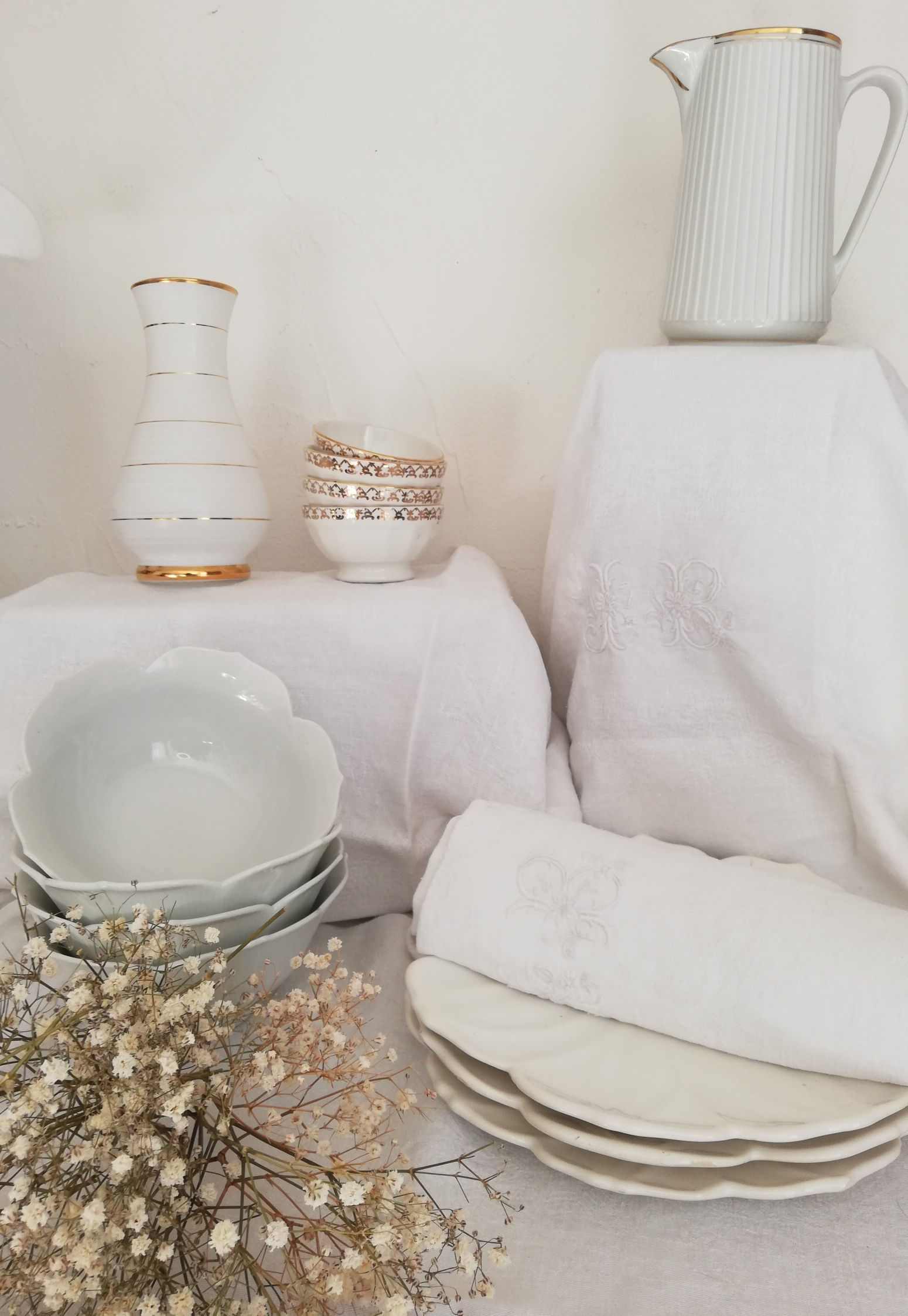 Set de 4 coupes en porcelaine vintage