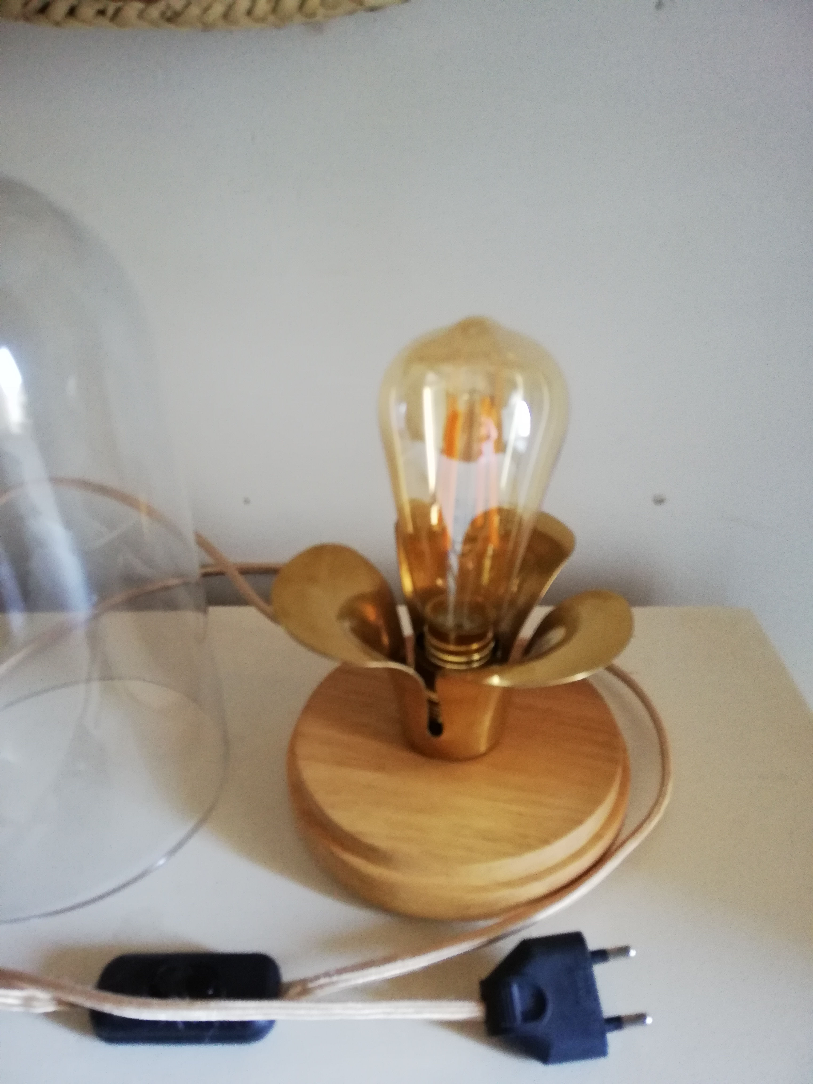 Lampe vintage sous globe à poser style unique Français... Vintage French Style S