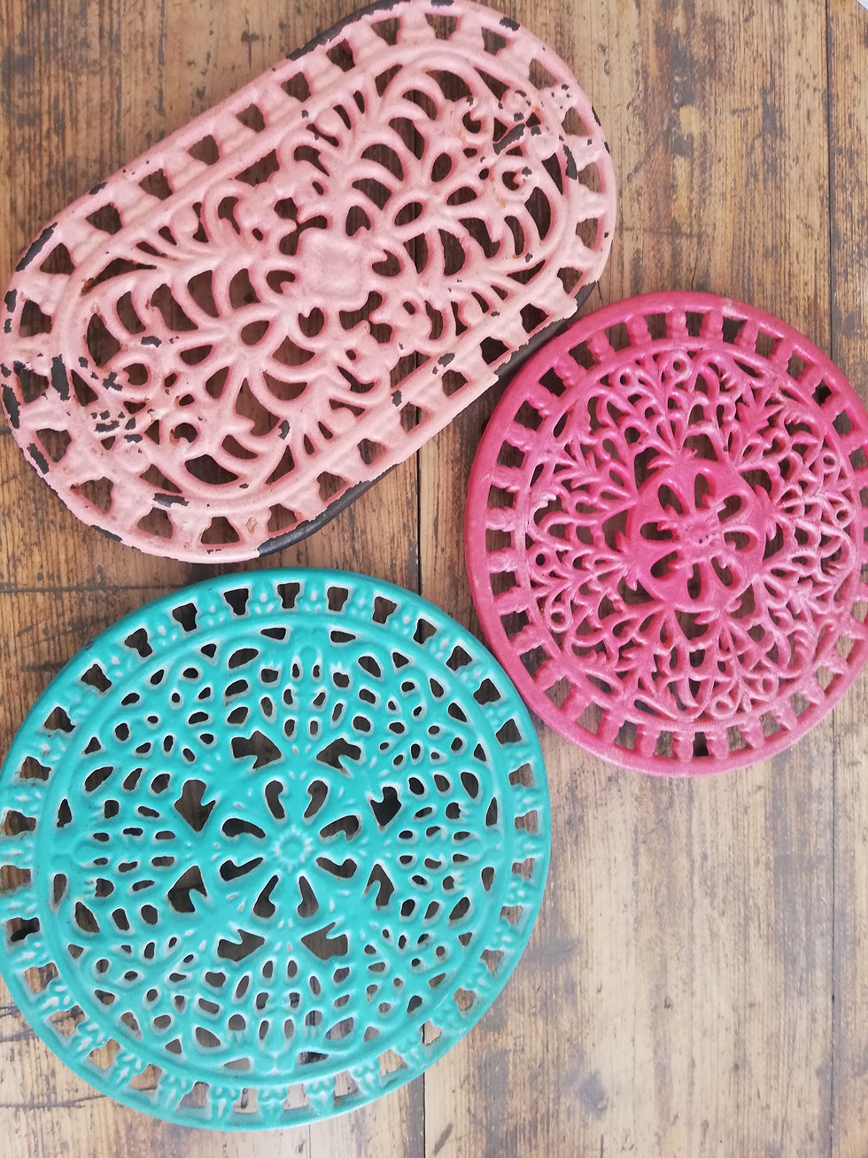 dessous de plat vintage en fonte turquoise