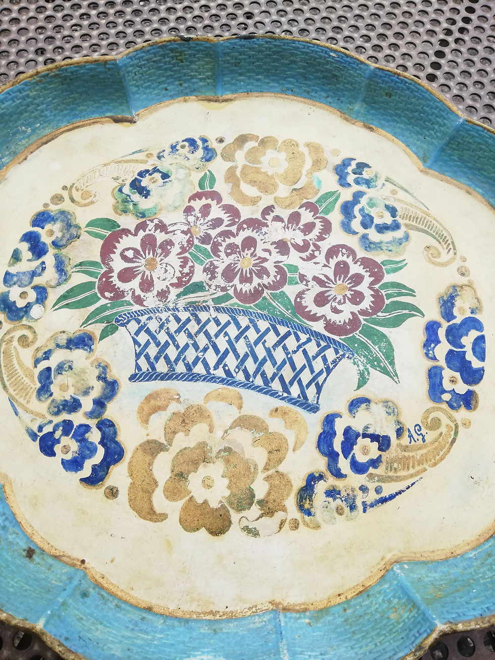 plat ancien ceramique decor panier dominance bleu