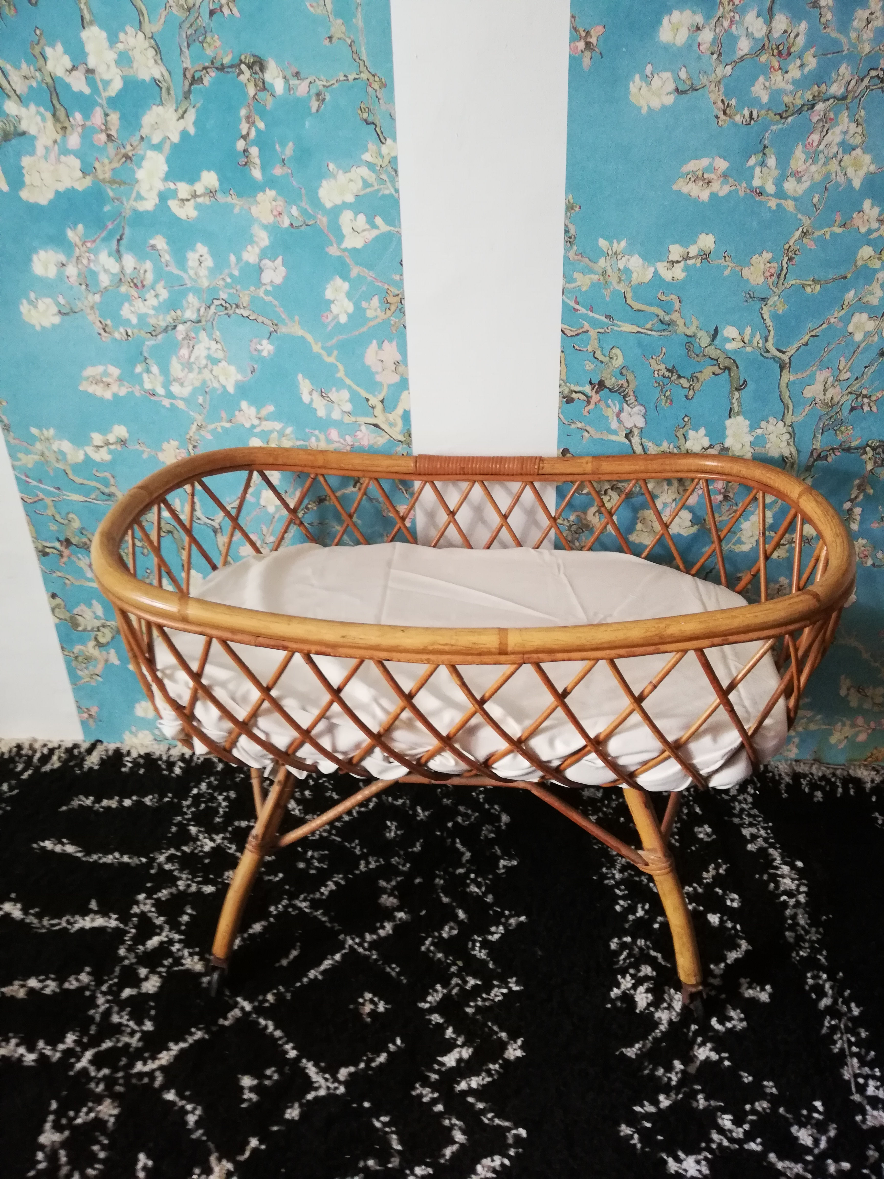 Berceau vintage en rotin