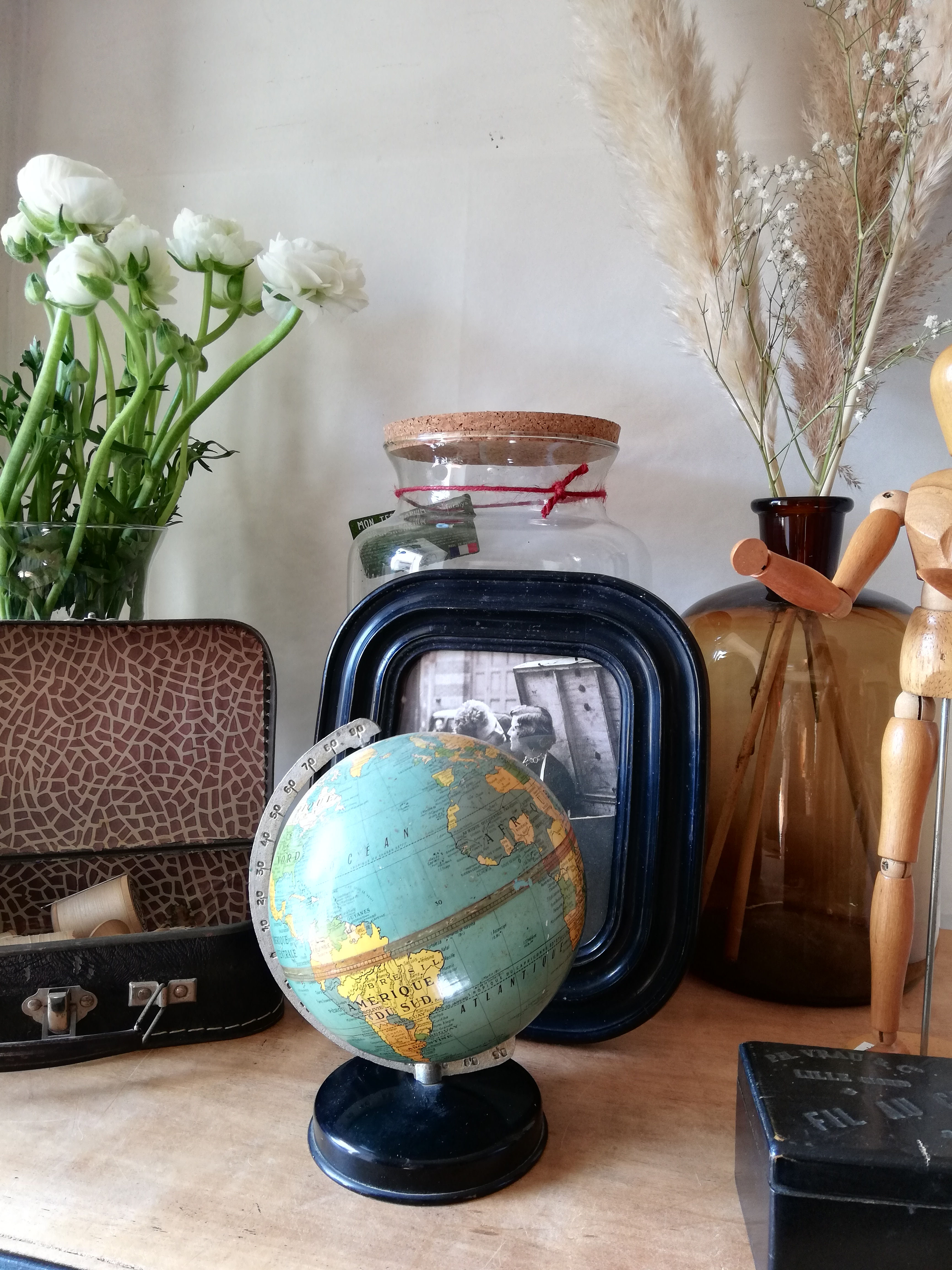 Globe terrestre mappemonde en tôle