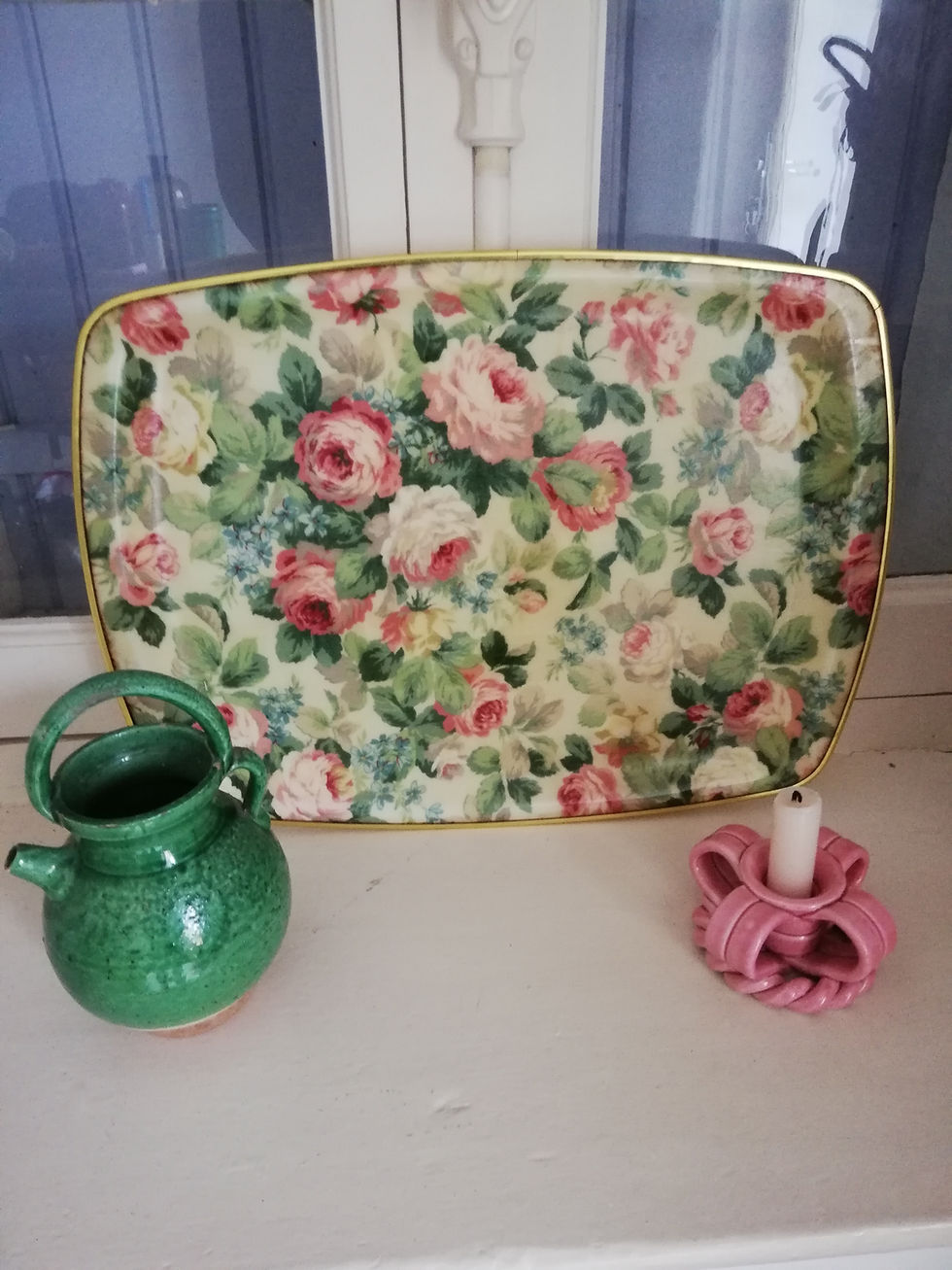 plateau vintage à fleurs