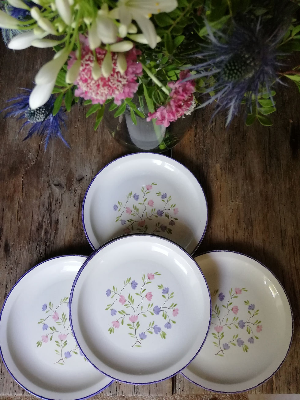 grandes assiettes a fleurs romantiques MOULIN DES LOUPS