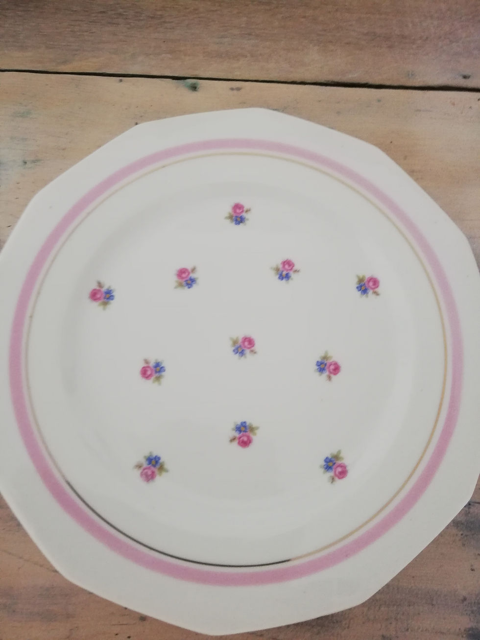 assiettes vintage fleurs rose