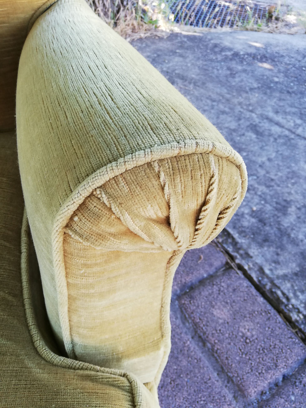 fauteuil crapaud couleur moutarde