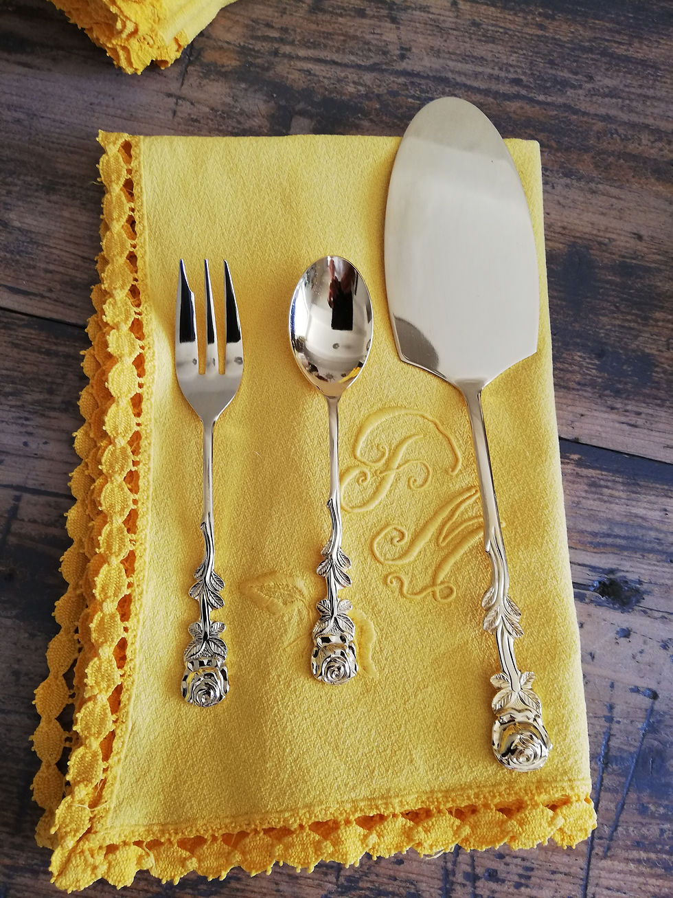 couverts a dessert vintage dorés neufs