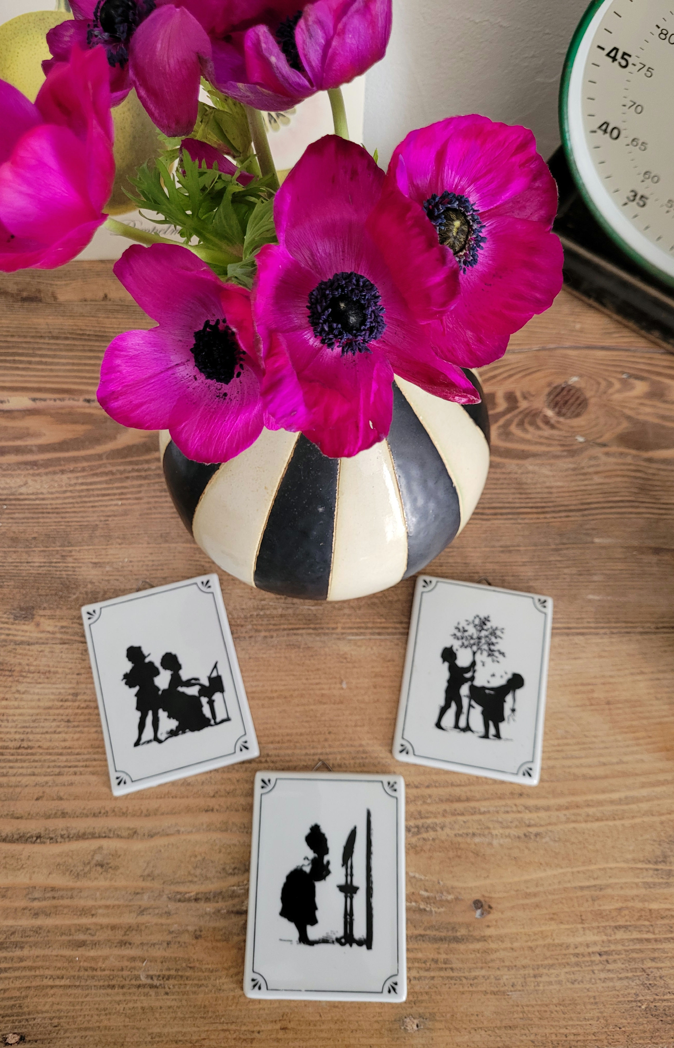 plaques silhouette en porcelaine