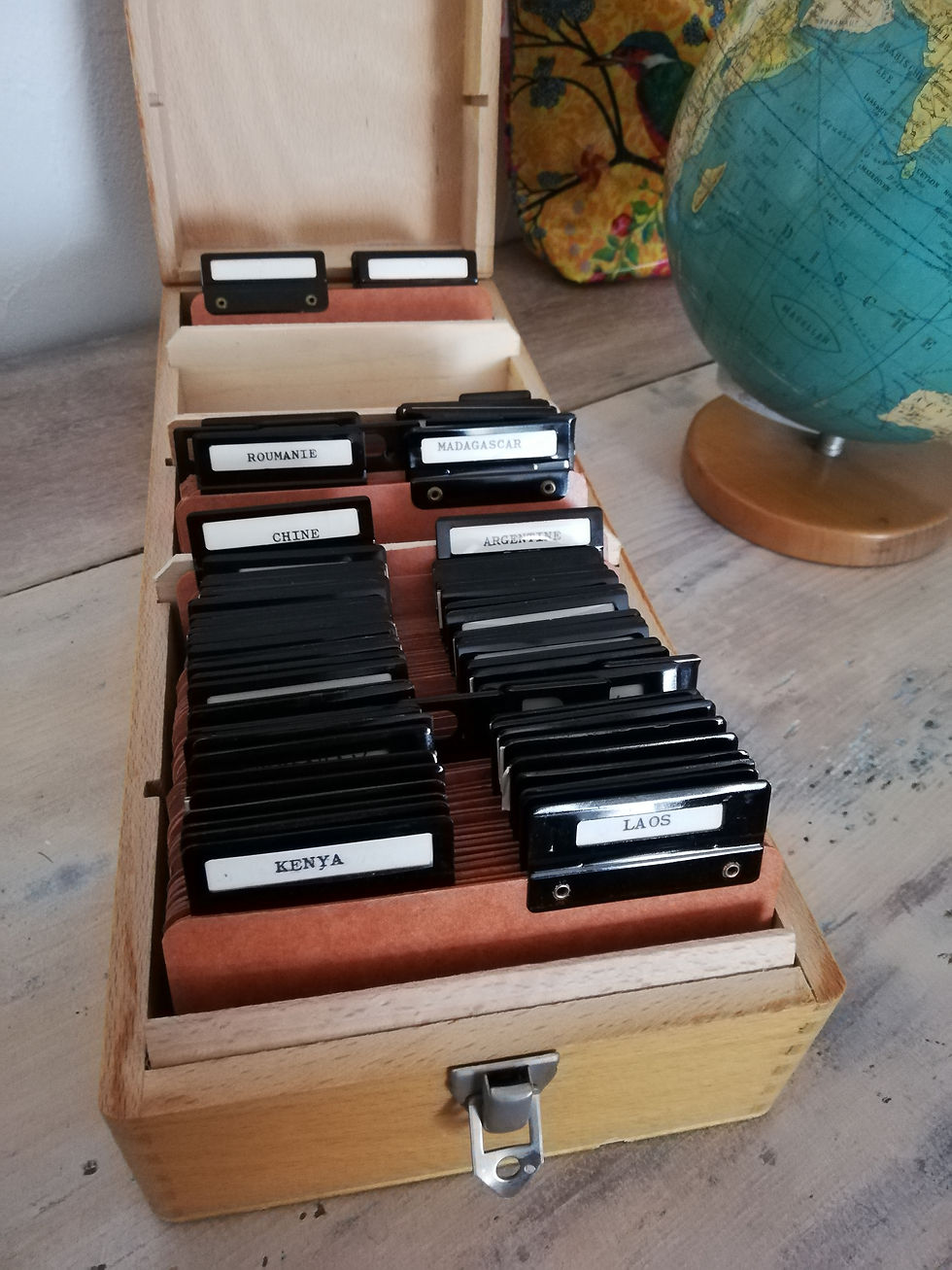 boite 1950 bois vernis fiches