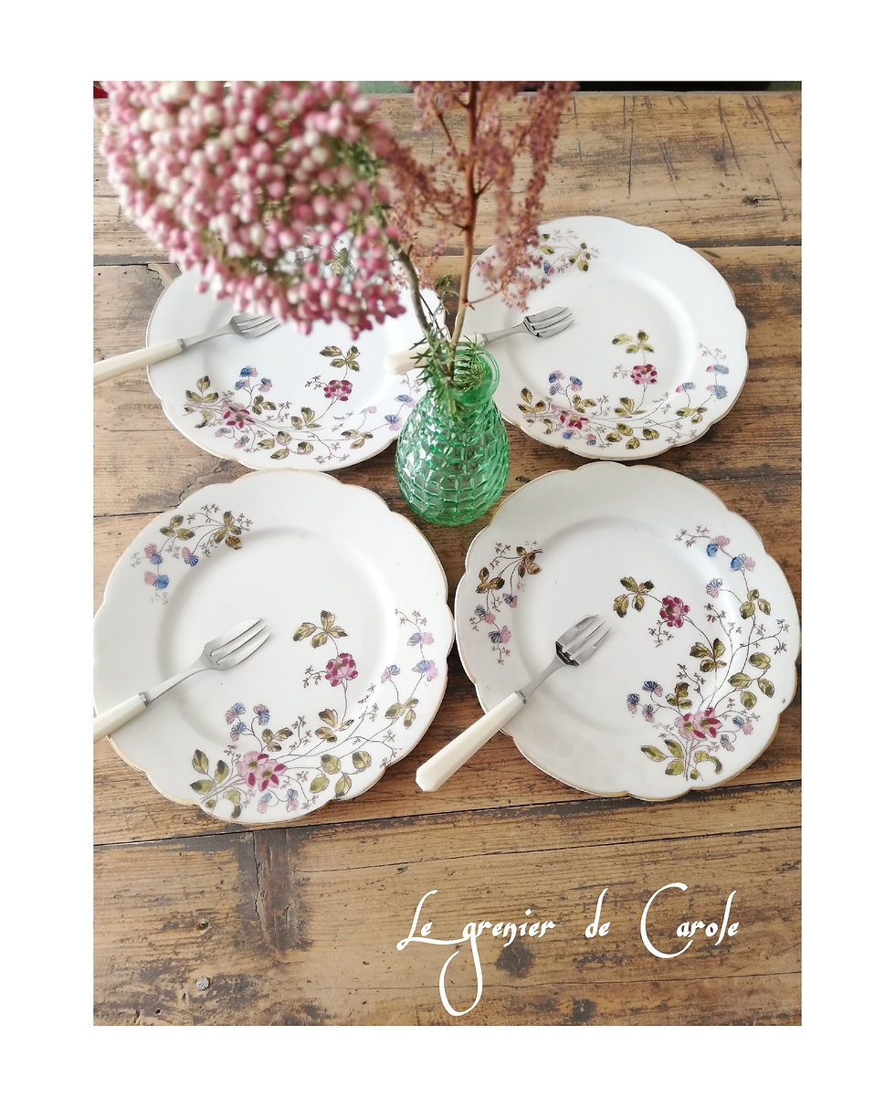 assiettes a dessert fleuries en porcelaine