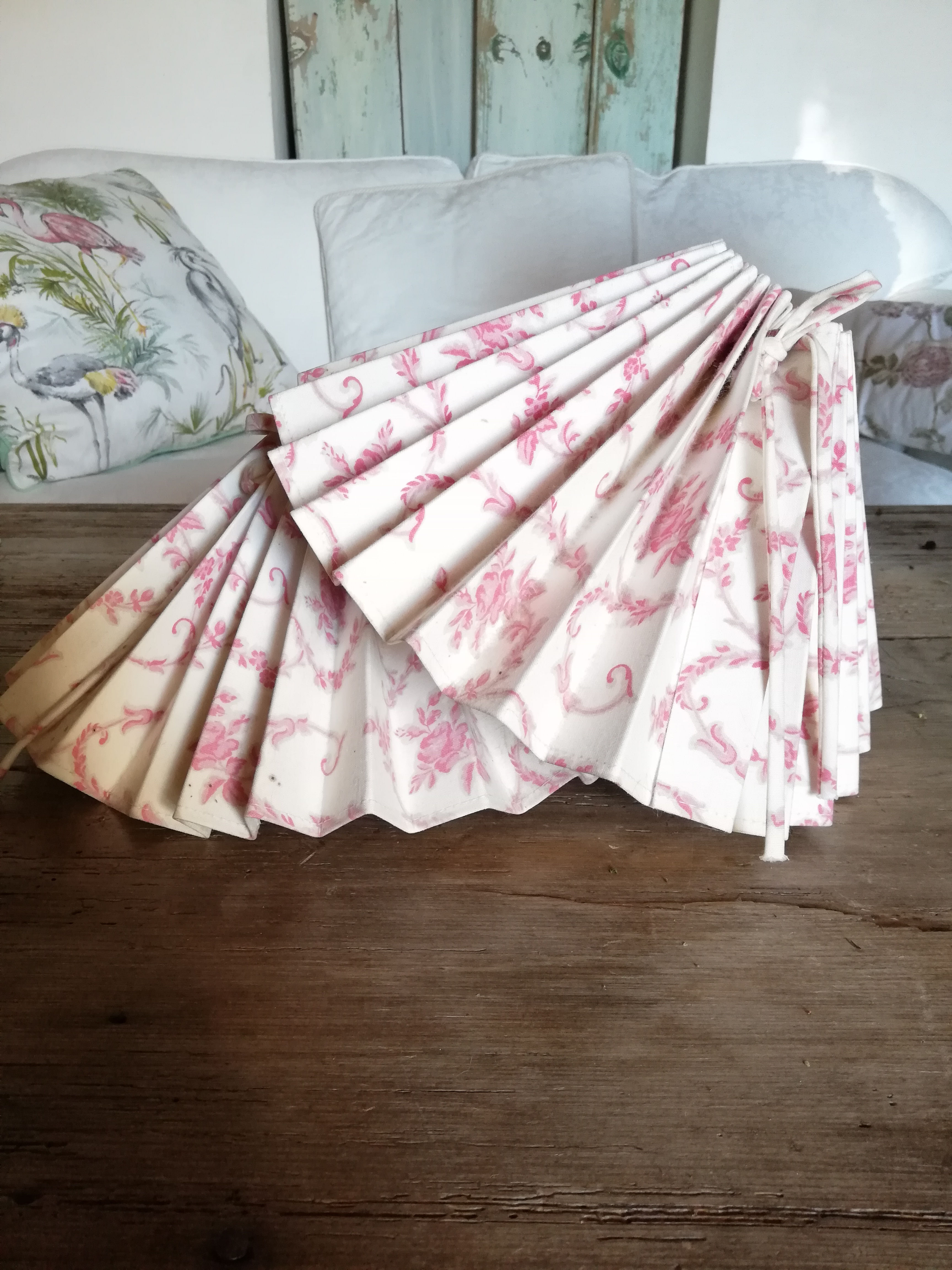 2 abats jour plissés vintage