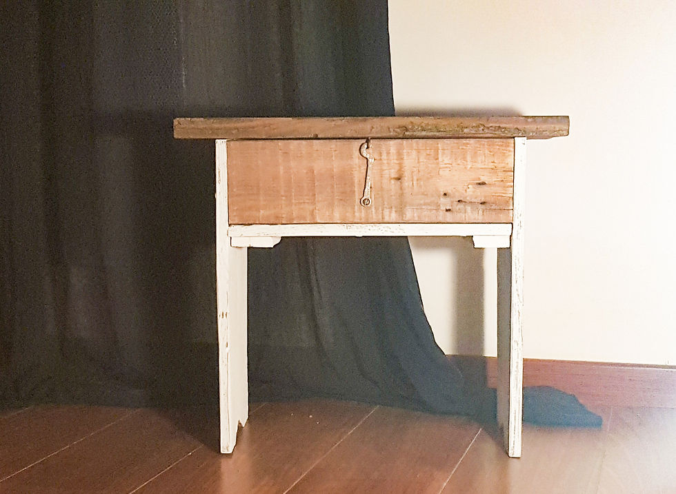 Tabouret de ferme avec coffre