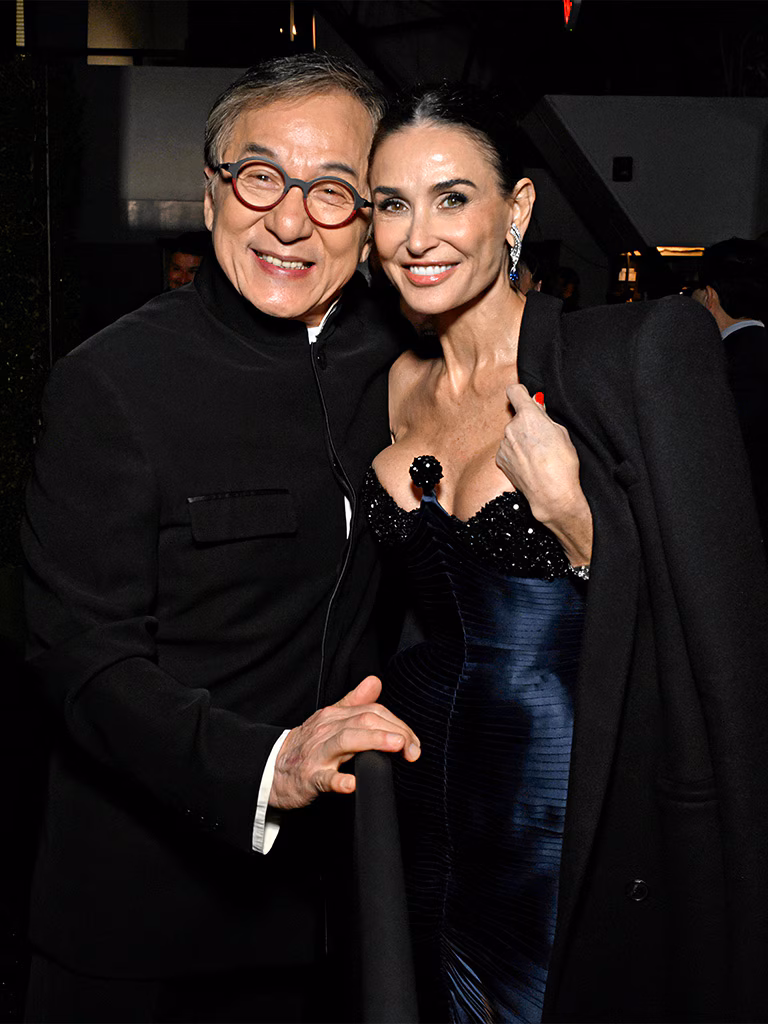 Jackie Chan e Demi Moore (Critics Choice Awards/Divulgação)