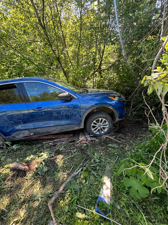 Remorquage Forestville – intervention rapide 24/7.
Panne, accident, survoltage, déverrouillage, livraison d’essence : on s’occupe de tout.
Service professionnel, sécuritaire et reconnu dans toute la région.