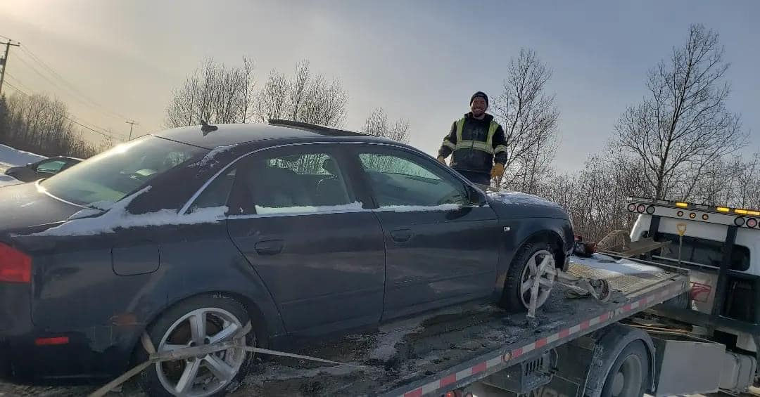 Remorquage Forestville – intervention rapide 24/7.
Panne, accident, survoltage, déverrouillage, livraison d’essence : on s’occupe de tout.
Service professionnel, sécuritaire et reconnu dans toute la région.