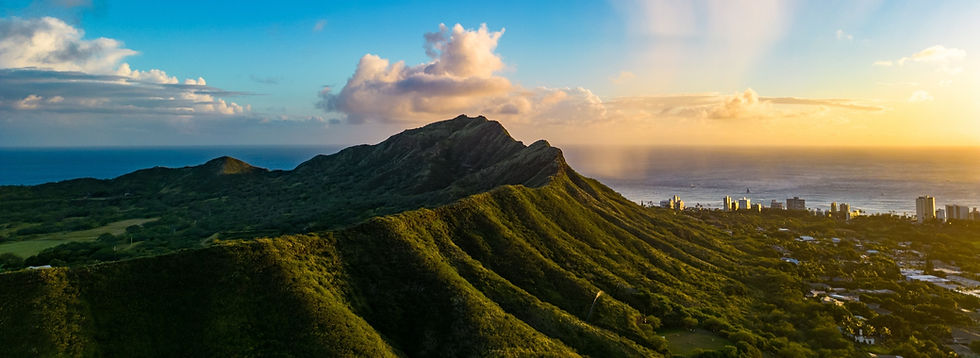 Sunset over Diamond Head in Honolulu, Hawaii _edited.jpg