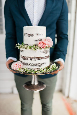 Pastel estilo semi-naked