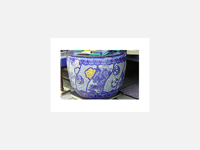 陶器の鉢