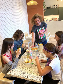 Tribu Barbotine, café céramique à Montrouge. Un café et un atelier de peinture sur céramique.