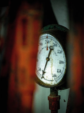 Photo de l'Huilerie Sainte-Anne, Moulin de Grasse depuis 1706. Production d'huiles d'olive traditionnelles et infusées. Trituration. Visite du Moulin, dégustation. Boutique épicerie fine salée et sucrée, alcools, bois d'olivier, art de la table, beauté et bien-être, fûts en inox…