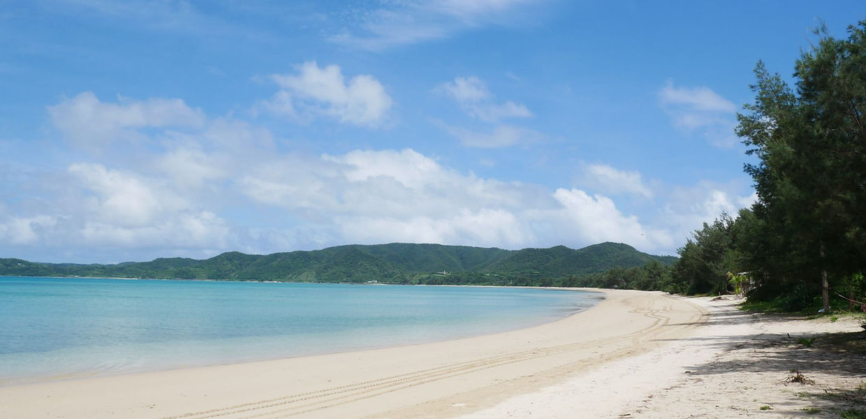 奄美大島 龍郷町の海が目の前のゲストハウス『Le GRAND BLEU(ル・グランブルー)』 | 奄美のオーシャンビューが綺麗なトレーラーハウス