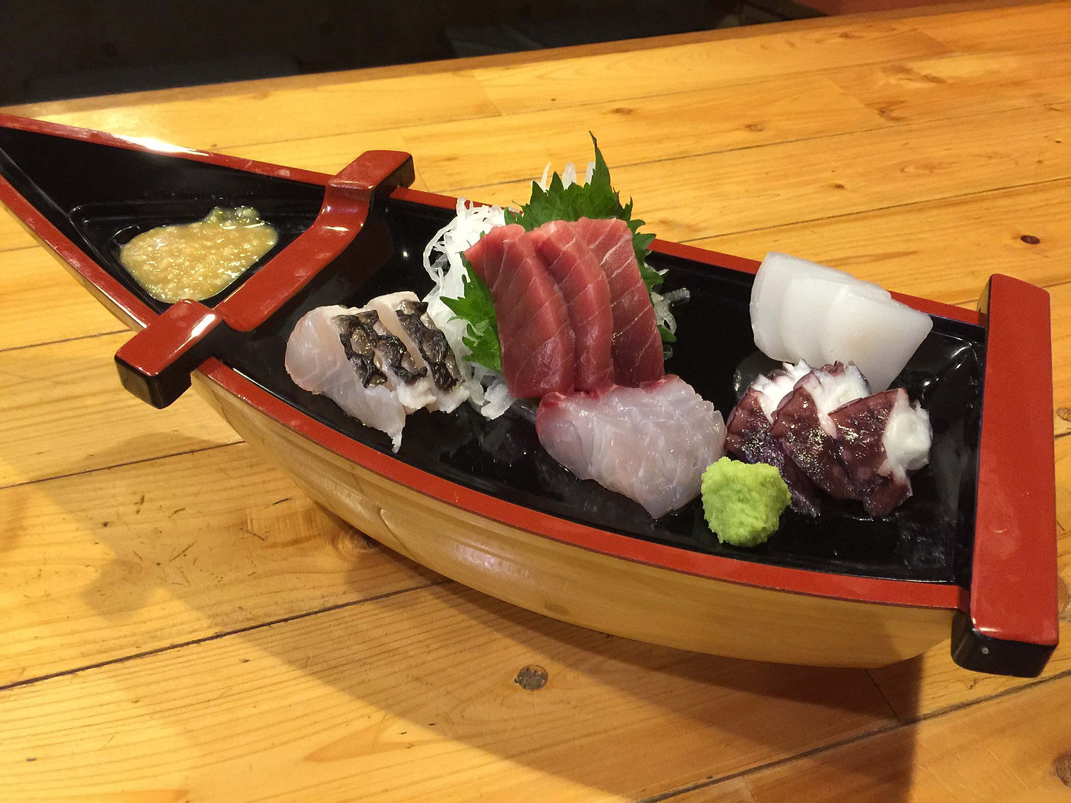 ​奄美の島料理と黒糖焼酎