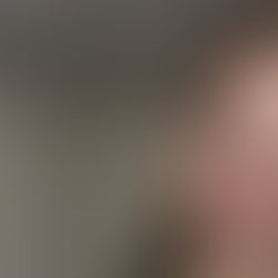 Smiling Ivanna Glover 