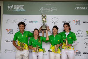 Los Sauces campeón de la XV Mix Cup La Ensenada