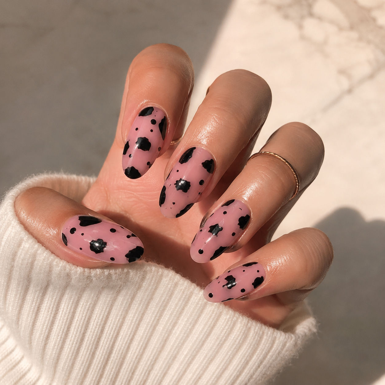 Blush Moo Muse 🖤🐄✨ | S | W3