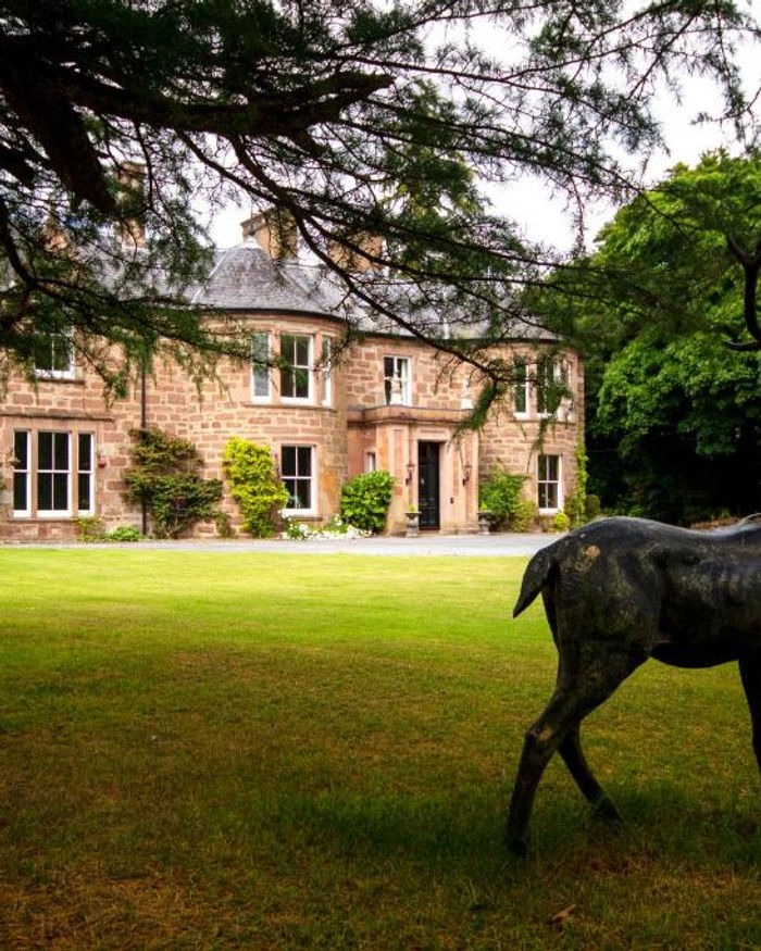 McArthur Manor, Scotland