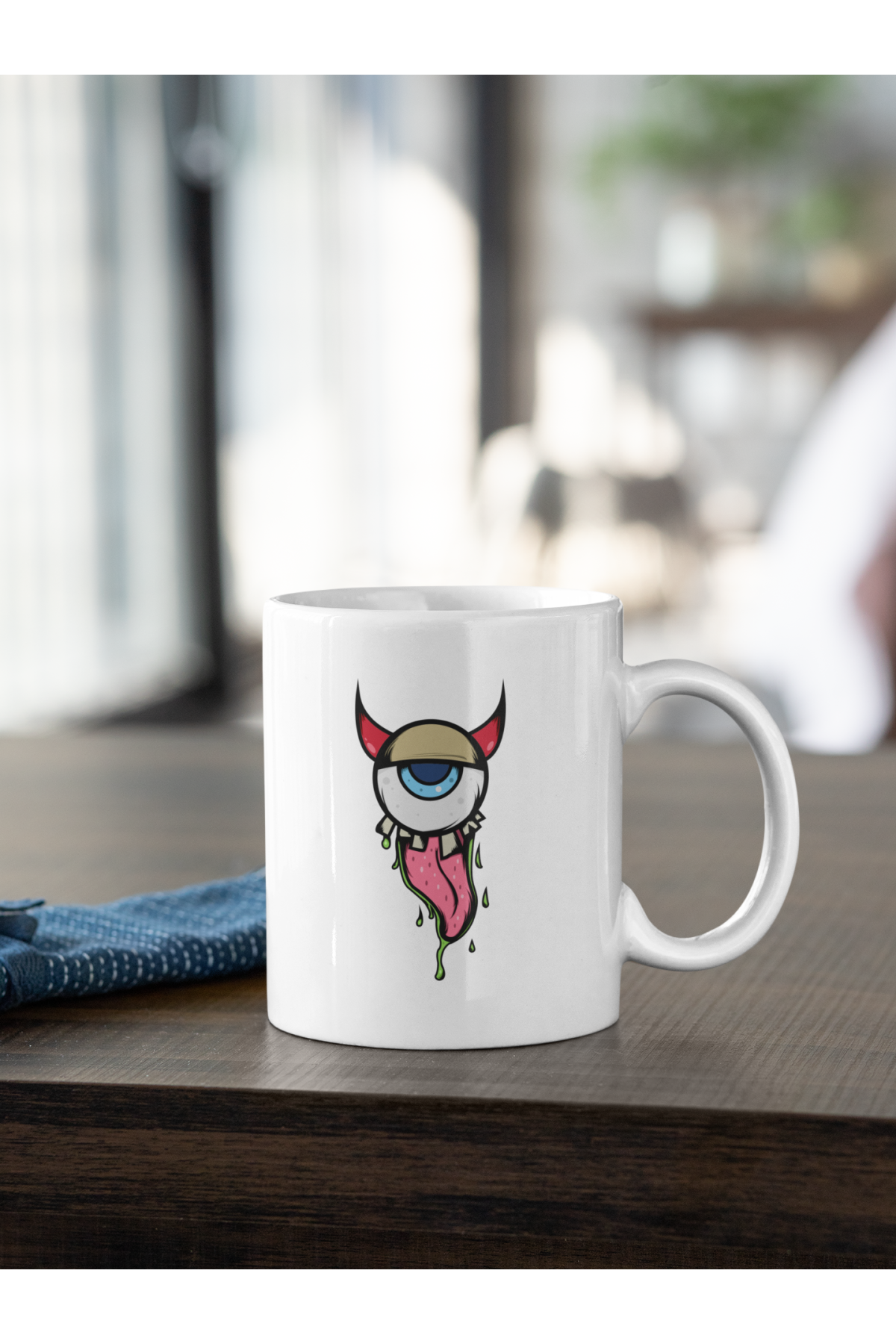 Şeytan Göz ve Dil Baskılı Kupa Beyaz Porselen Mug