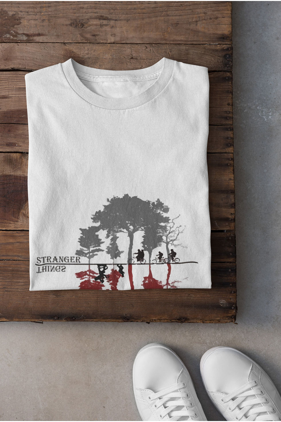 Küçük resim: Stranger Things Bisikletli Silüetler Baskılı Tişört Erkek %100 Pamuk