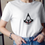 Küçük resim: Assassin's Creed Karakter Logo Renkli Baskılı Tişört Kadın %100 Pamuk