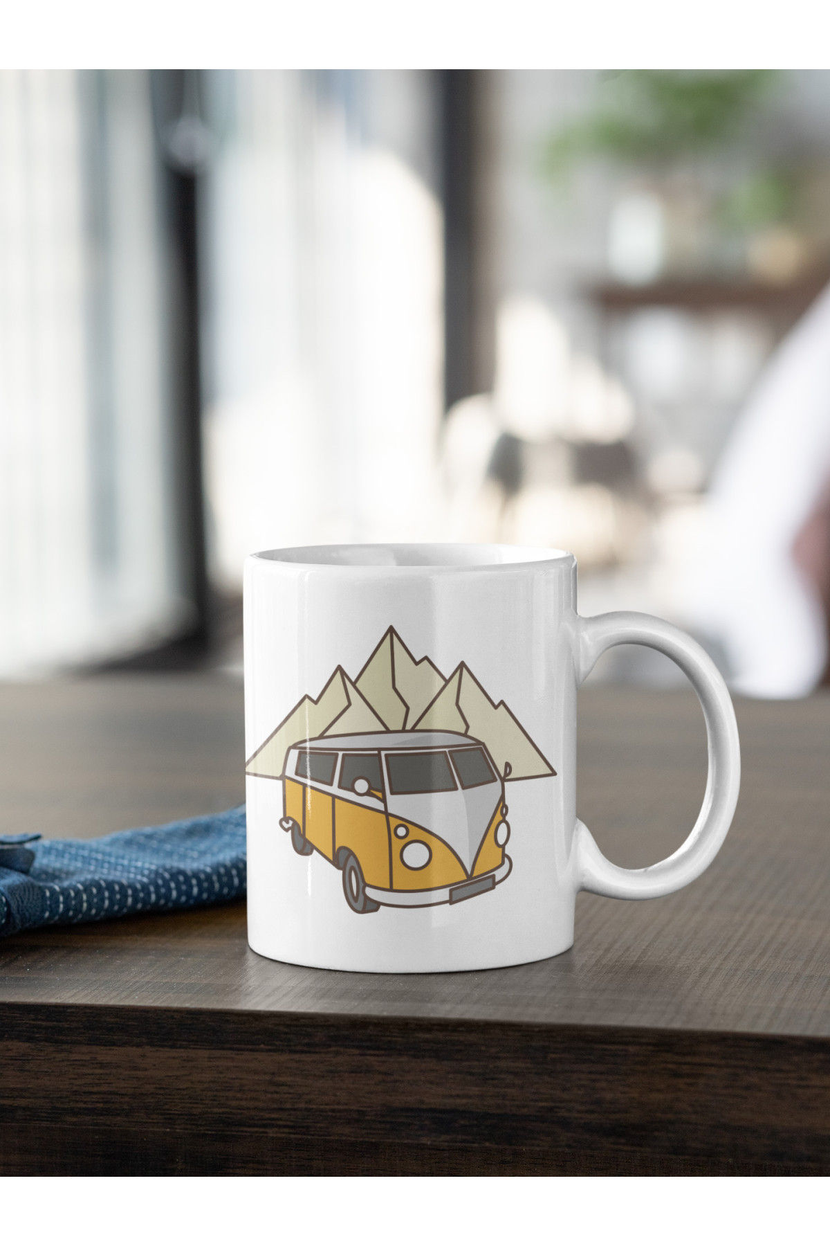 Sarı Vosvos Minibüs Ve Dağ Baskılı Kupa Beyaz Porselen Mug