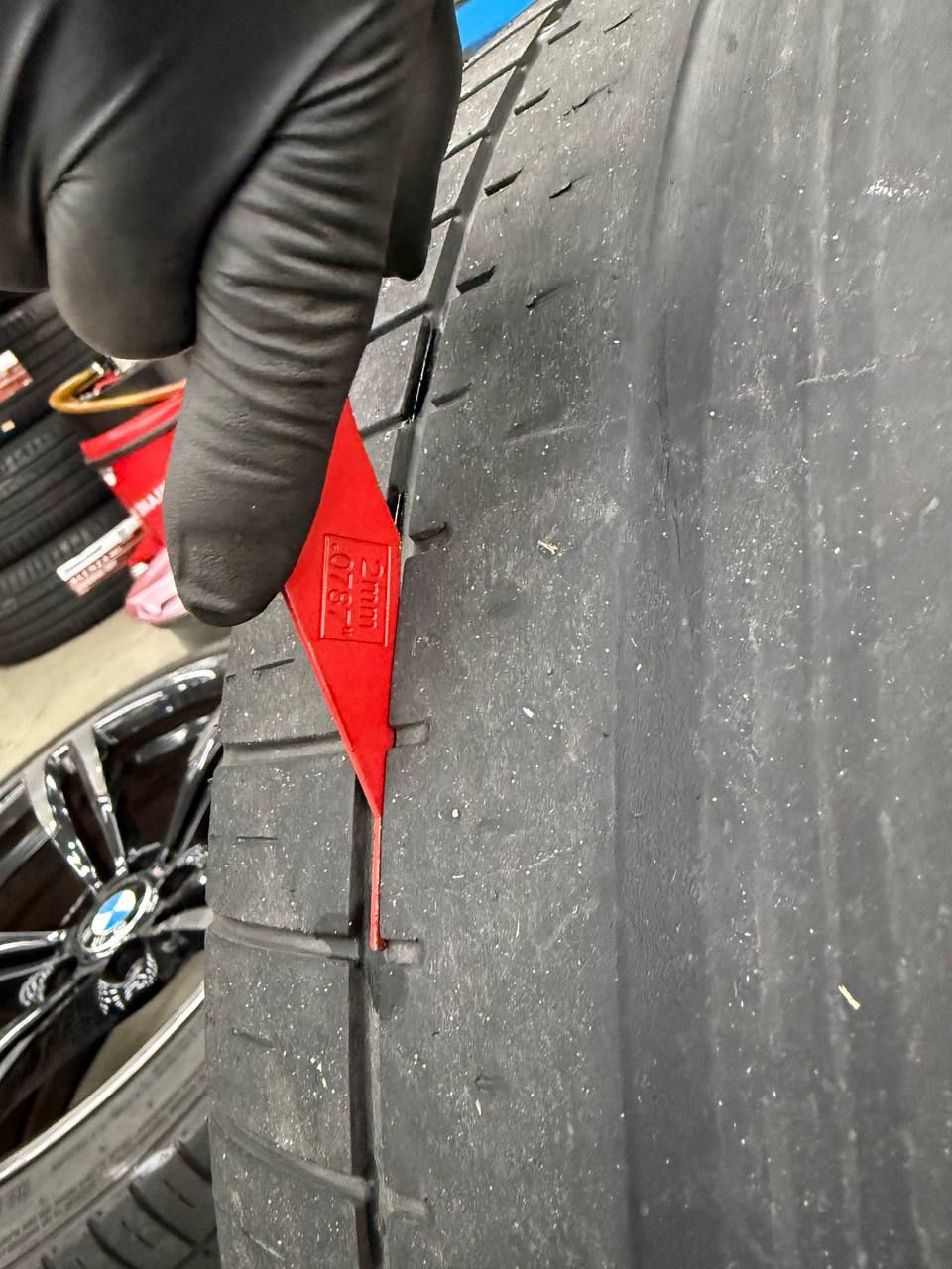 汽車輪胎什麼時候該換?