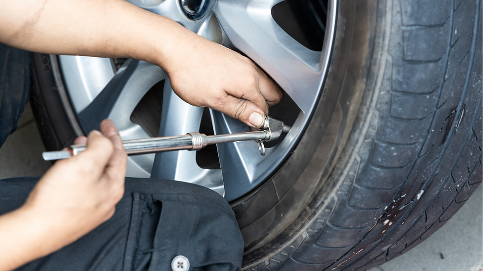 輪胎胎壓怎麼判斷才準?開車穩不穩、耗不耗胎,關鍵都在這個數字