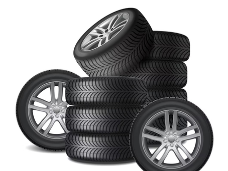 想了解汽車輪胎怎麼挑？本文完整解析輪胎規格、出廠日期、荷重速度代號、更換時機與實際選購方向，幫助車主選到更適合的輪胎。