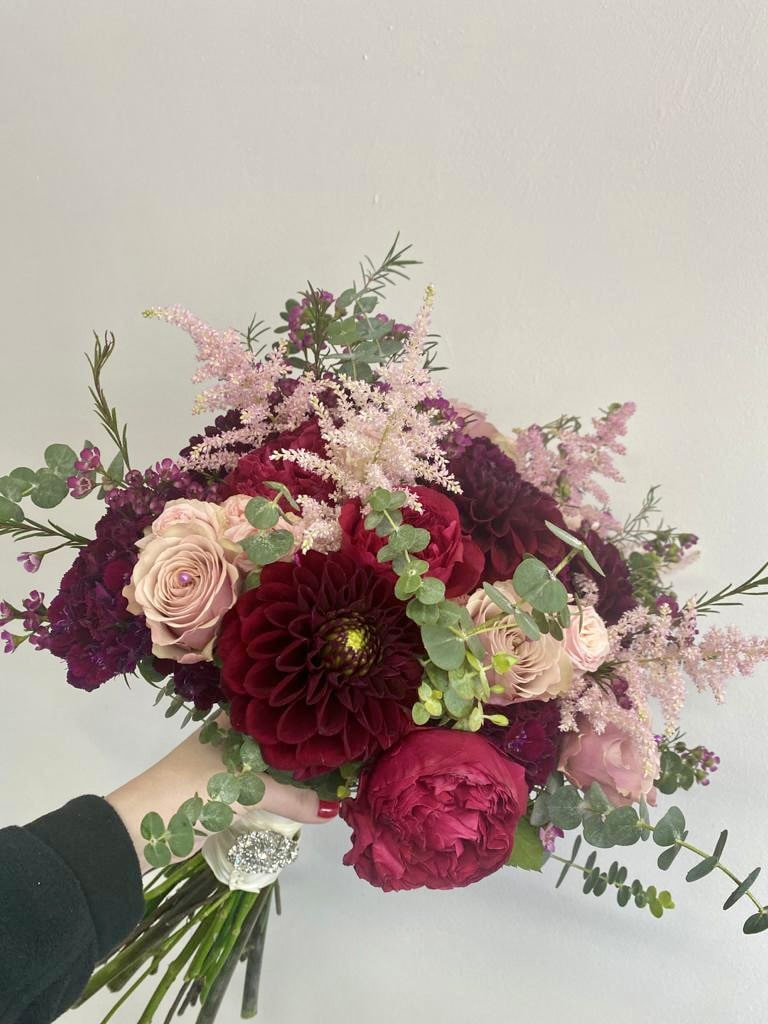 Minimal Lovers Flowers - Wedding Florist and Funeral Florist and Flower Delivery in Plymouth