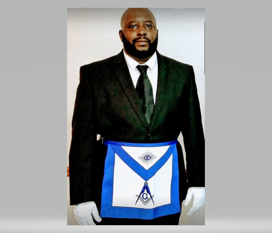 SW John Capers 32 ° original District website portrait