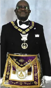 PM Robert Benjamin 32 ° original District website portrait