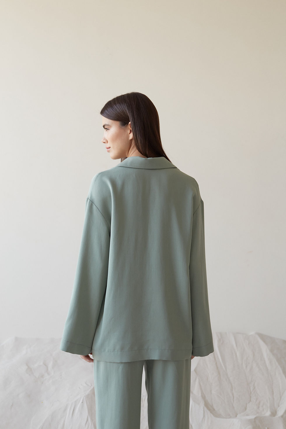 Thumbnail: Костюм в пижамном стиле из тенсела